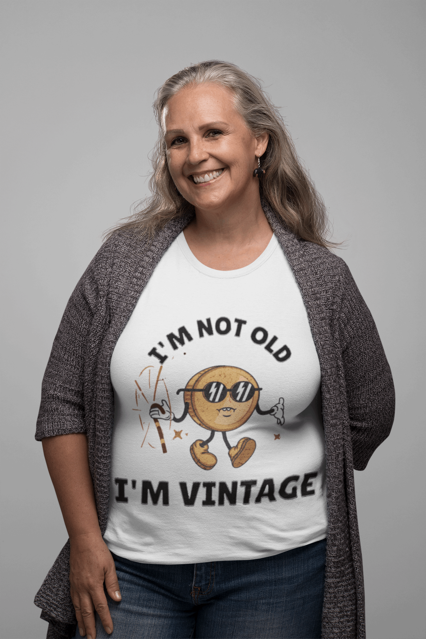 I'M NOT OLD I'M VINTAGE - Unisex t-shirt